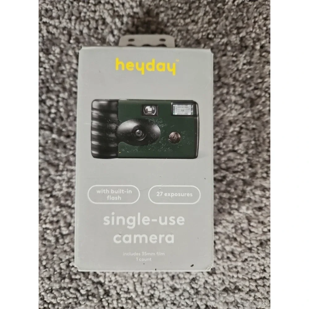Heyday Single-Use 35mm Film Camera Green Built-In Flash 27 Exposures New